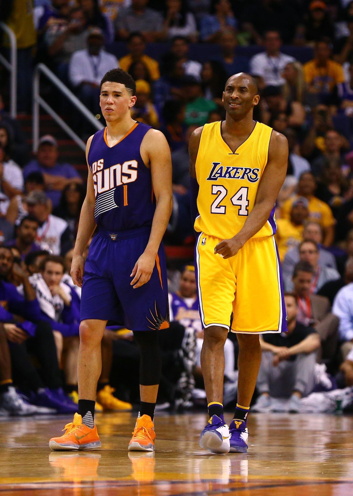 凯尔特人B队鏖战德国男篮，布克完成帽子戏法