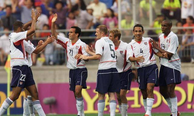 英国乒乓球队轻取中国乒乓球队，波尔完成帽子戏法