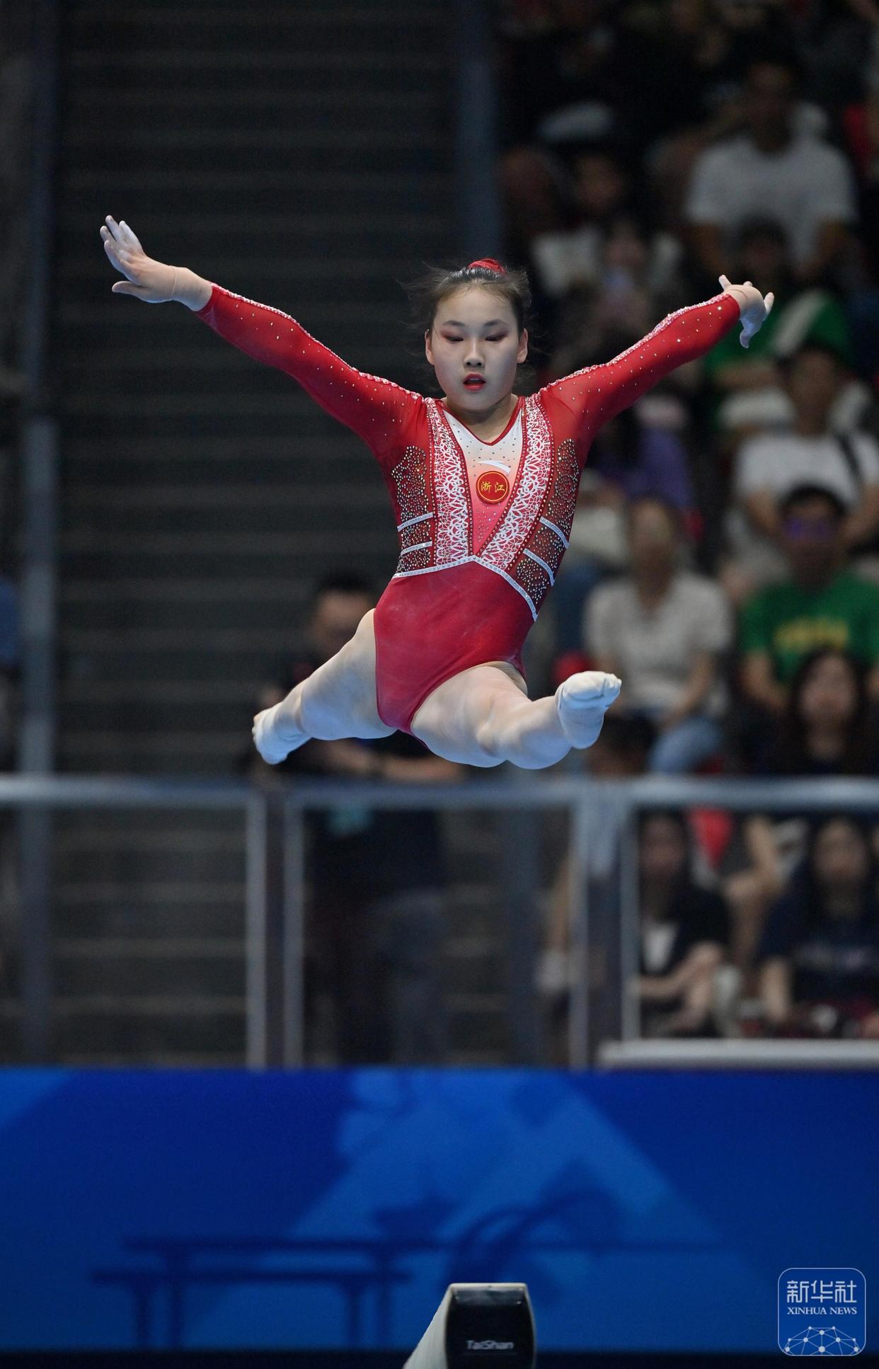 爱游戏官网-体操再创历史，冠军实至名归