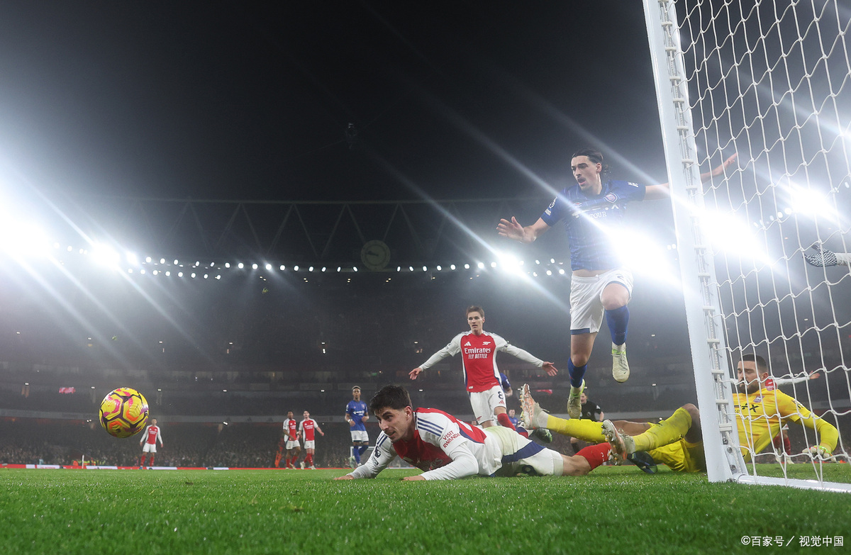 世界杯战术调整奏效，成功扭转局势