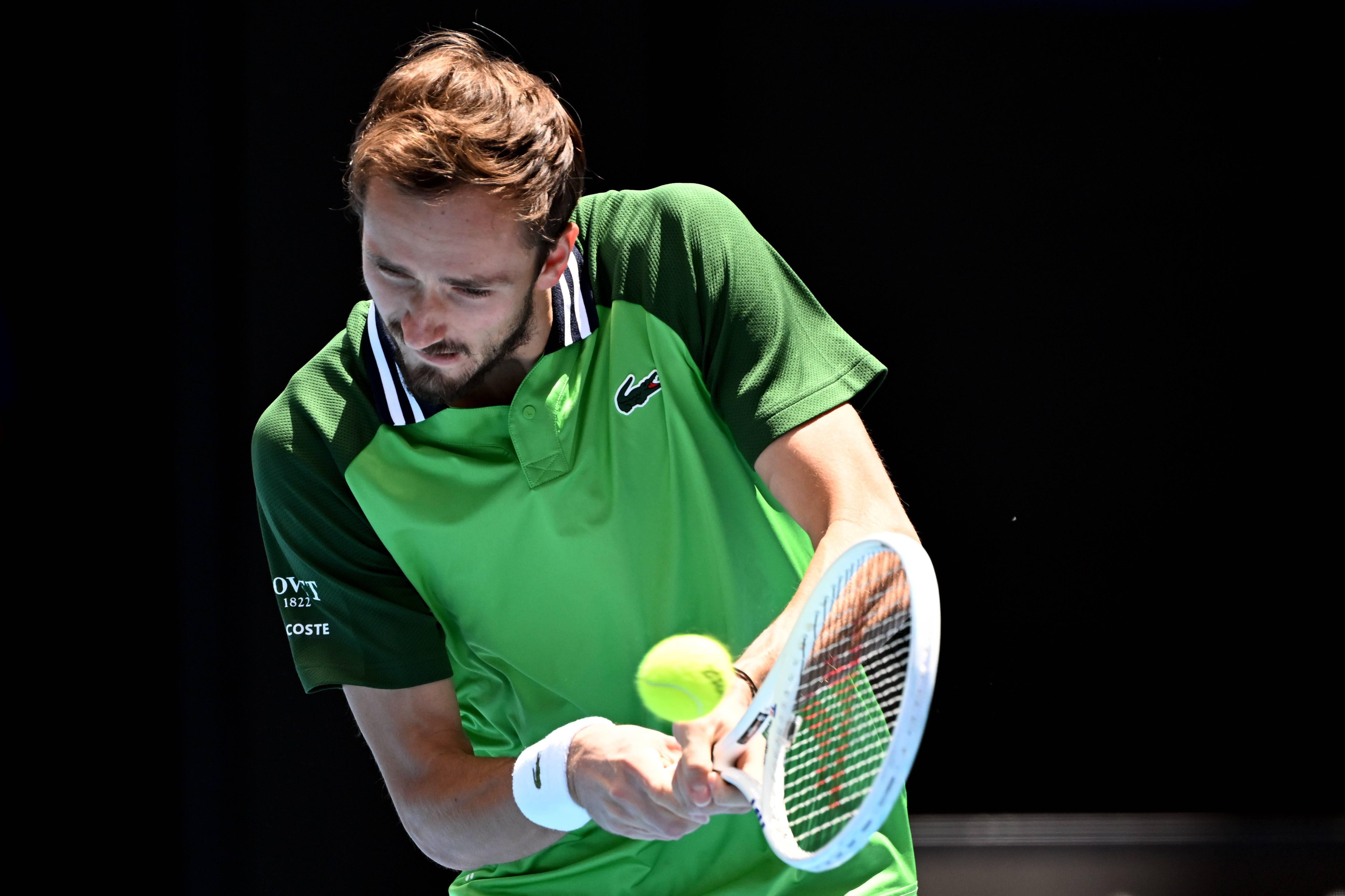 澳网轻取ATP总决赛，梅德韦杰夫点燃赛场