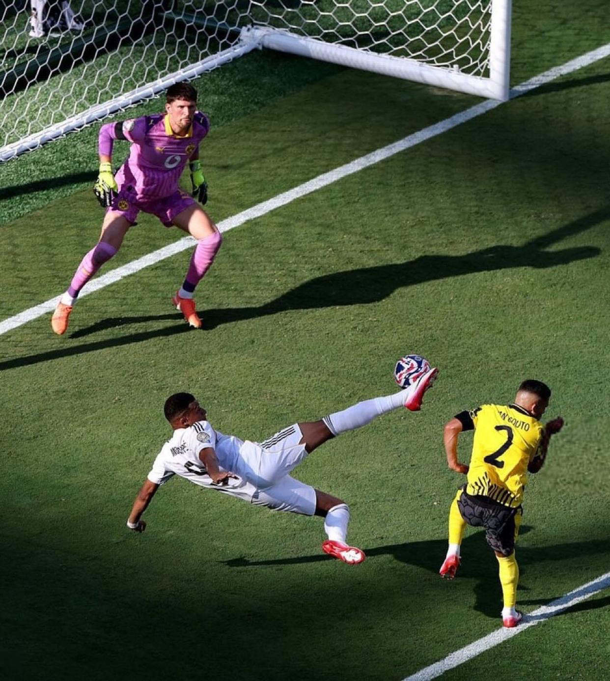 瑞士险胜马赛,姆巴佩带队取胜 瑞士险胜马赛,姆巴佩带队取胜