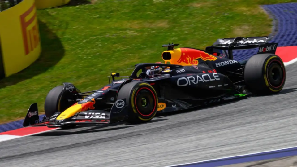 红牛车队横扫索伯车队，诺里斯高光表现