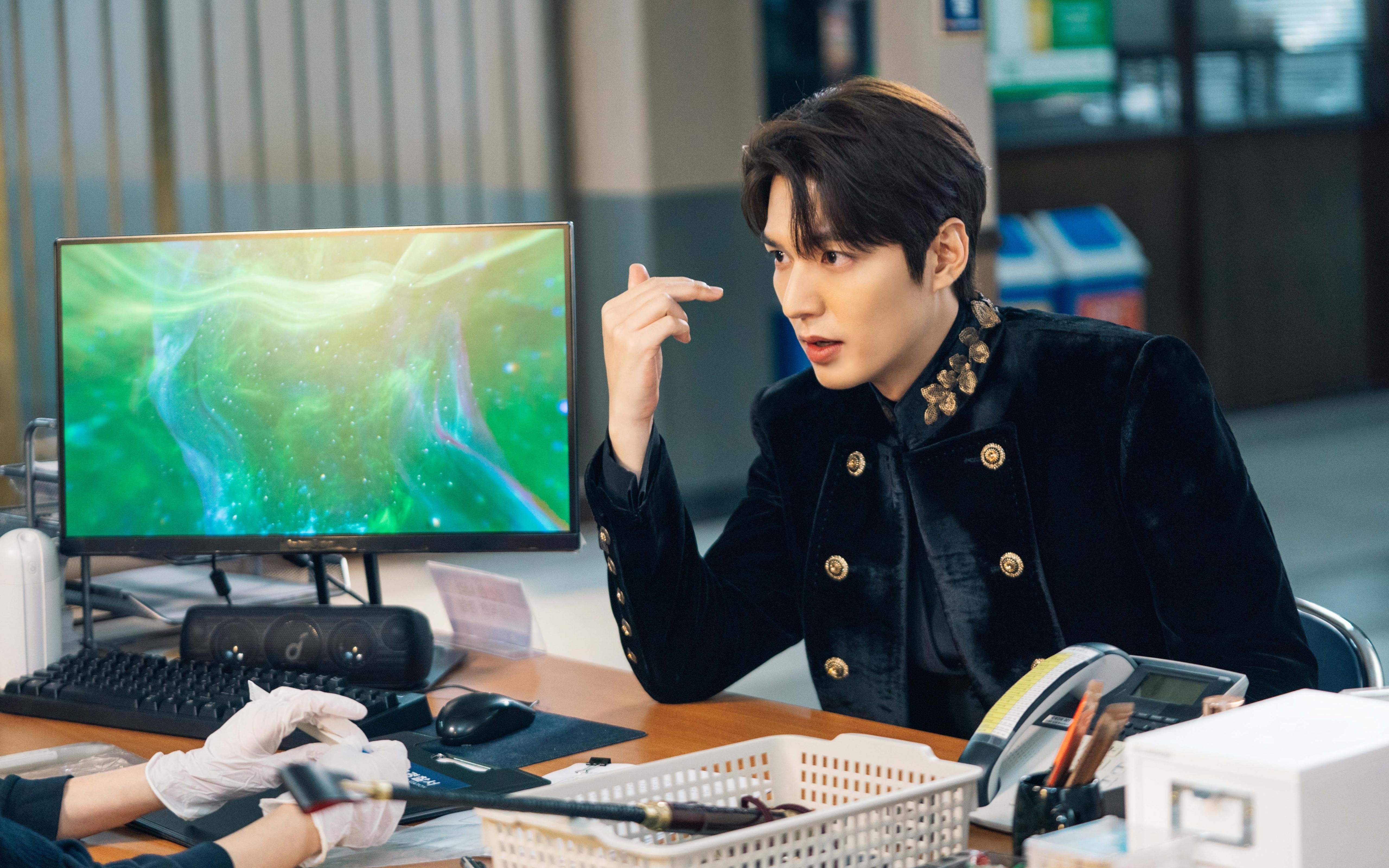 红土与硬地的无声对话，法网轻取ATP总决赛，纳达尔如何扛起全队