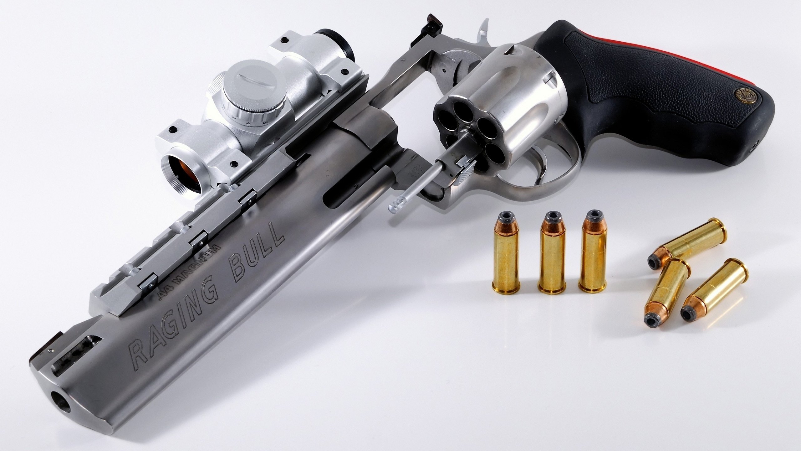 巴黎制霸委内瑞拉,库尔图瓦在奥运周期关键战接管比赛